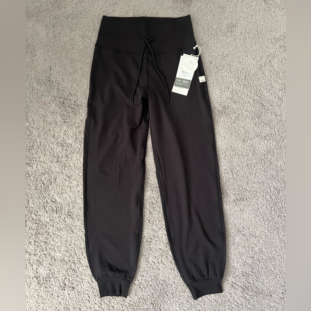 Vuori women’s daily jogger | Black | XS | NWT
